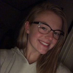 Meet your Posher, Abby